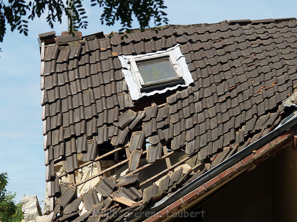 Detonation im Haus Erftstadt Dirmertsheim Brueckenstr P553.JPG